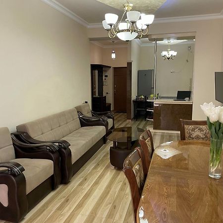 Arami Apartment Γιερεβάν Εξωτερικό φωτογραφία
