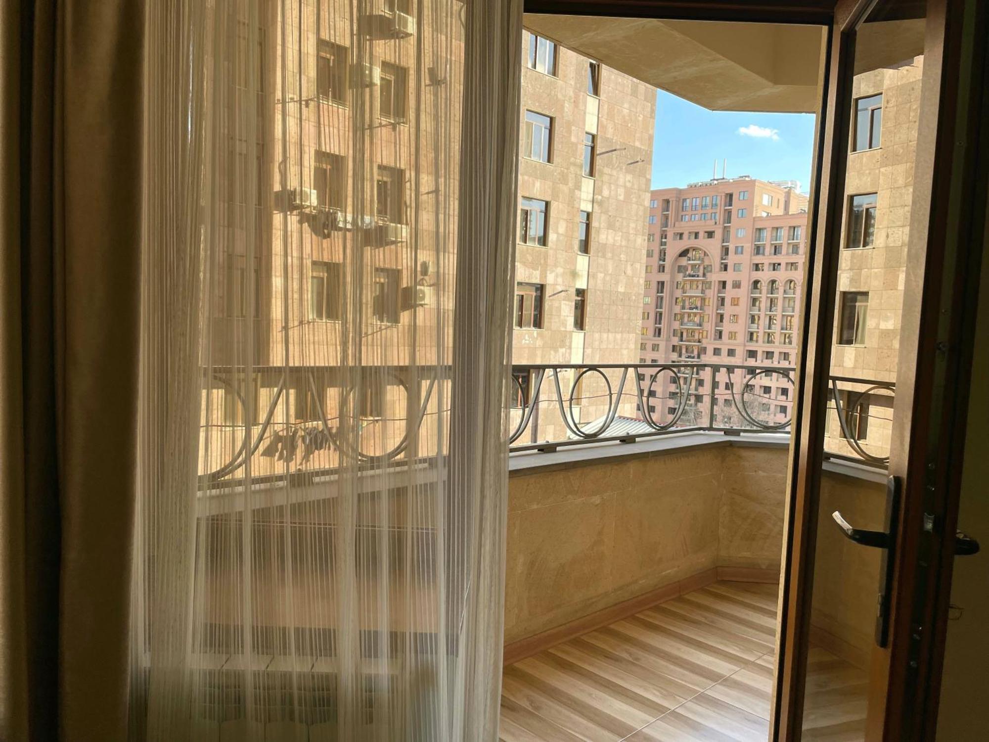 Arami Apartment Γιερεβάν Εξωτερικό φωτογραφία